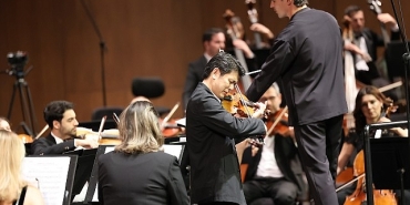 idso-denizbank-konserlerinde-ismet-inonuye-muzikal-selam.jpg