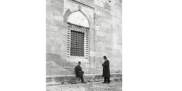istanbul-arastirmalari-enstitusunun-arka-oda-toplantilari-devam-ediyor.jpg
