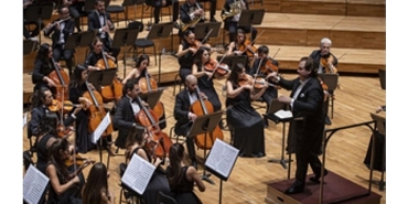izmir-oda-orkestrasi-unutulmayacak-konserlere-imza-atmaya-devam-ediyor.jpg