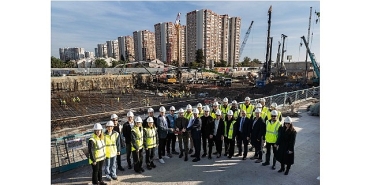 izmire-mona-lisa-gulusu-getiren-yeni-nesil-mimari-yolculuk.jpg