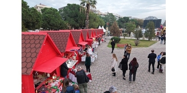 karsiyaka-yeni-yil-festivali-coskuyla-devam-ediyor.jpg