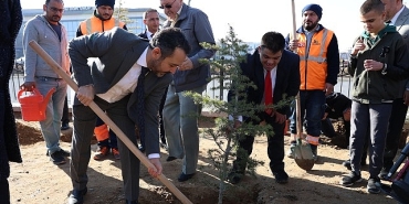 konya-buyuksehir-ozel-ogrenciler-fidan-dikim-etkinligi-duzenledi.jpg
