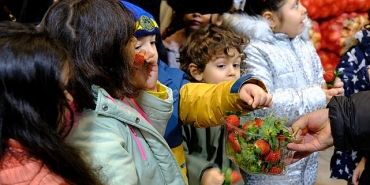 minikler-yerli-malini-hal-binasinda-ogrendi.jpg