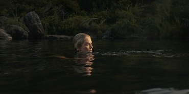netflix-basrollerinde-charlize-theron-ve-taron-egertoni-bulusturan-yeni-filmi-apexin-tanitim-fragmanini-paylasti.jpg