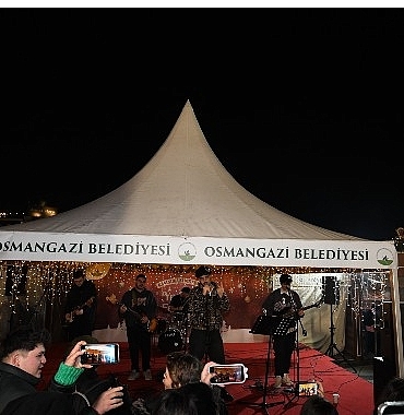 osmangazide-cizik-grubu-festivale-renk-katti.jpg