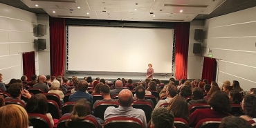 pelin-esmer-yeni-filmiyle-niluferde-sinemaseverlerle-bulustu.jpg