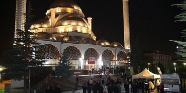 regaip-kandilinde-lokma-ikram-edildi.jpg