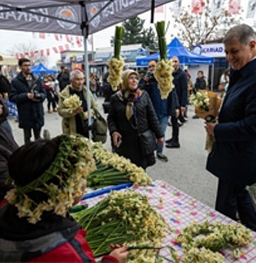 8-karaburun-nergis-festivali-basladi.jpg