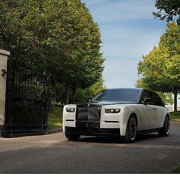 rolls-roycedan-gorkemli-ve-essiz-bir-2025-yili.jpg
