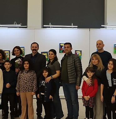 maltepeli-kucuk-ressamlarin-sergisi-acildi.jpg