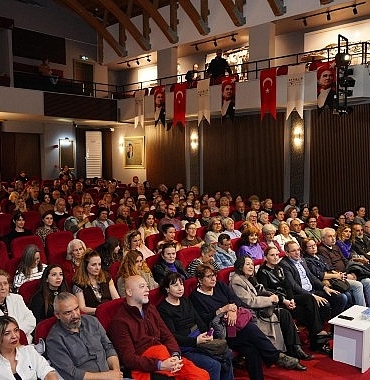 ayvalik-kadin-oyunlari-festivali-altinci-kez-perdelerini-acti.jpg