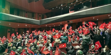 bakirkoyde-canakkale-ruhu-turkulerle-yasatildi.jpg