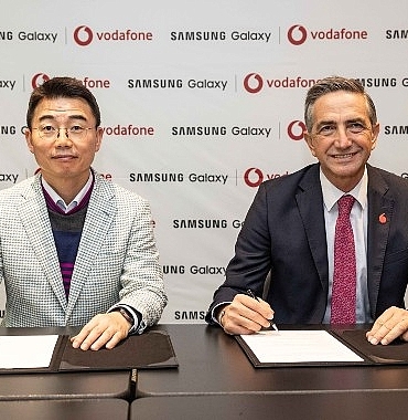 vodafone-ve-samsungdan-mobil-dunya-kongresinde-yeni-5gli-cihaz-is-birligi.jpg