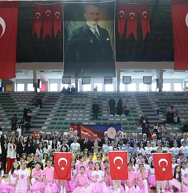 inegolde-23-nisan-ulusal-egemenlik-ve-cocuk-bayrami-coskuyla-kutlandi.jpg