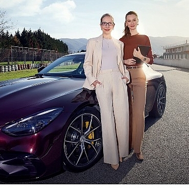 mercedes-benz-shes-mentoring-programi-2026-donemi-basvuru-surecini-tamamladi.jpg