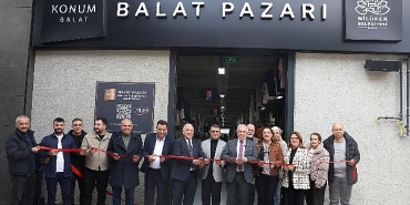 niluferin-8inci-giyim-pazari-balatta-acildi.jpg
