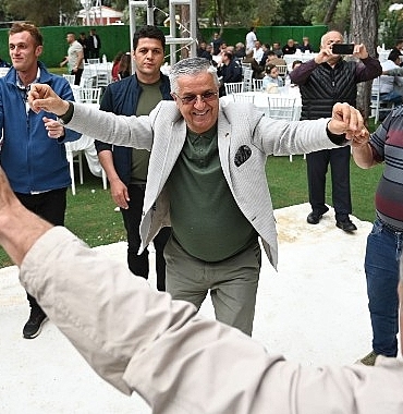 belediye-emekcileri-icin-1-mayis-etkinligi.jpg