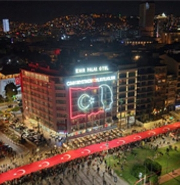 9 Eylül coşkusu fener alayıyla son buldu