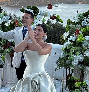 Bodrum’da Görkemli Nişan: Kardelen Yokarlı ve Saldıray Özsekban Evliliğe İlk Adımı Attı