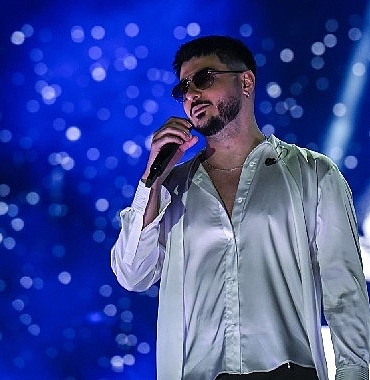 Semicenk ve 'İki Kişilik Oyun' ile fuarda sanat dolu gece