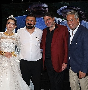 Yıllardır ortalarda yoktular! Popstar Selçuk ve Hakan Taşıyan yıllar sonra aynı düğünde ortaya çıktı