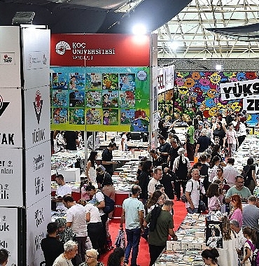 Her yaştan Antalyalı binlerce kitap arasında keşfe çıktı