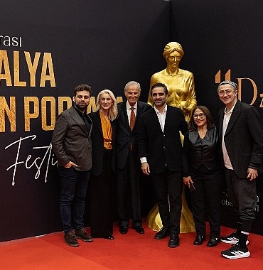 Türk Sinemasının Çınarı, Altın Portakal Sahnesinde